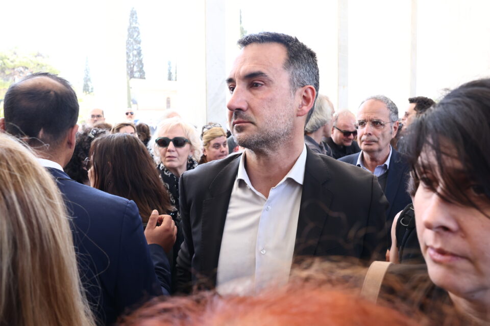 Tελευταίο αντίο στον γιο της Θεανώς Φωτίου, Βασίλη Ρίζο-7