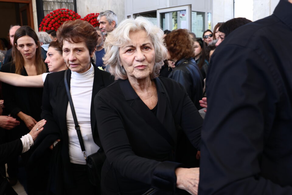 Tελευταίο αντίο στον γιο της Θεανώς Φωτίου, Βασίλη Ρίζο-3