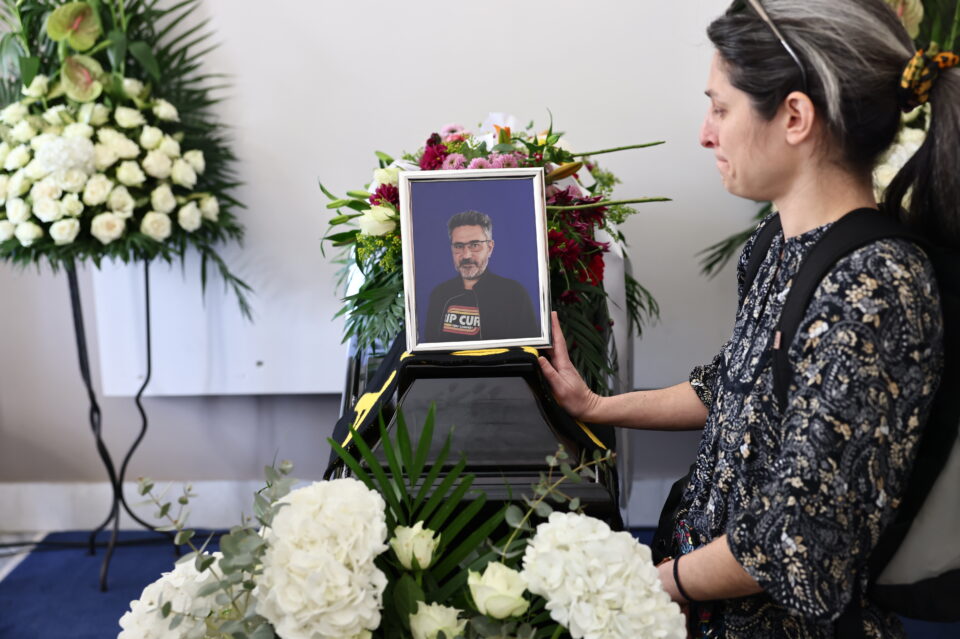 Tελευταίο αντίο στον γιο της Θεανώς Φωτίου, Βασίλη Ρίζο-2