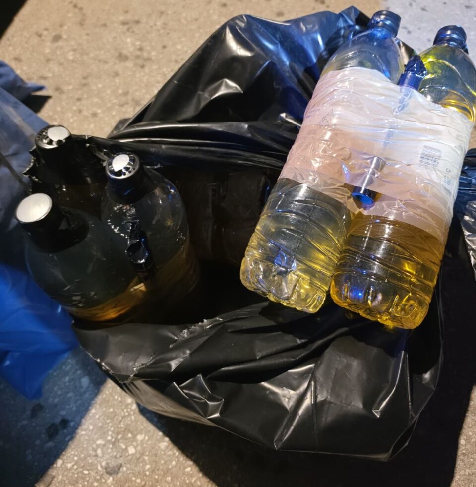 Αττική: Κατασχέσεις μολότοφ και φωτοβολίδων γύρω από ναούς – 14 συλλήψεις-1