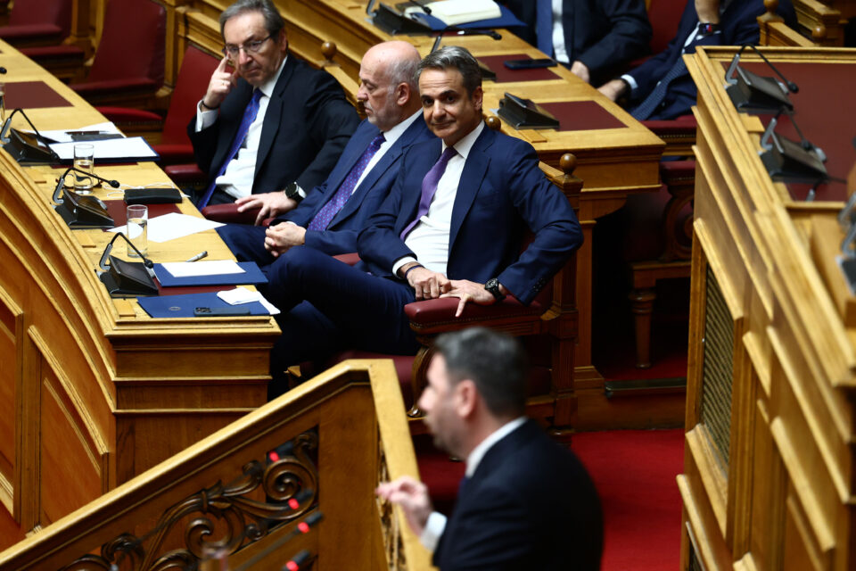 Βουλή: Διαξιφισμοί με φόντο εκλογές, ΟΠΕΚΕΠΕ και υποκλοπές-4