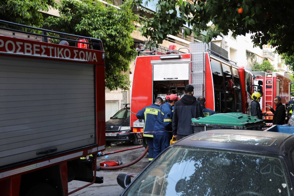 Κολωνός: Δύο νεκροί από φωτιά σε διαμέρισμα-2