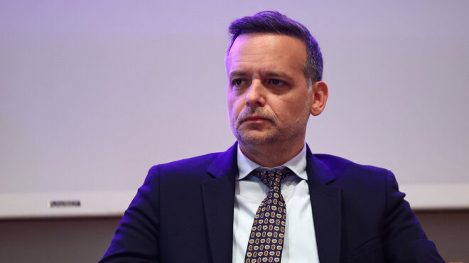 εντός-και-εκτός-ο-δούκας-υπέρ-της-συμφω-564187255