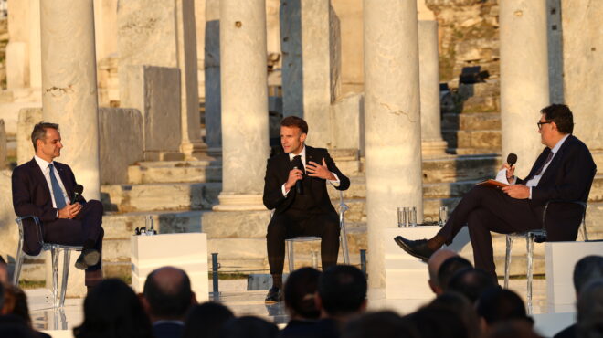 μακρόν-αυτή-μπορεί-να-είναι-η-στιγμή-τ-564192604