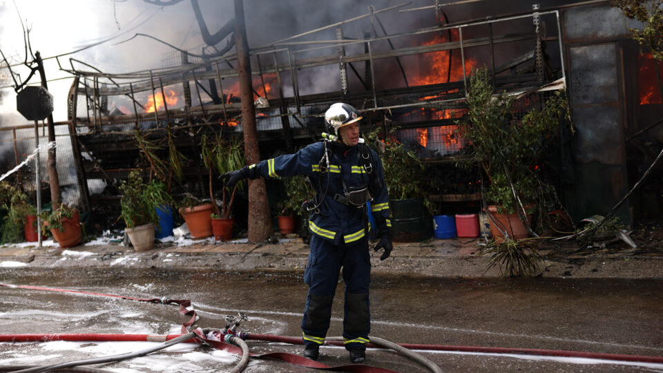 Πυρκαγιά σε κατάστημα με ανταλλακτικά στο Ιλιον-1