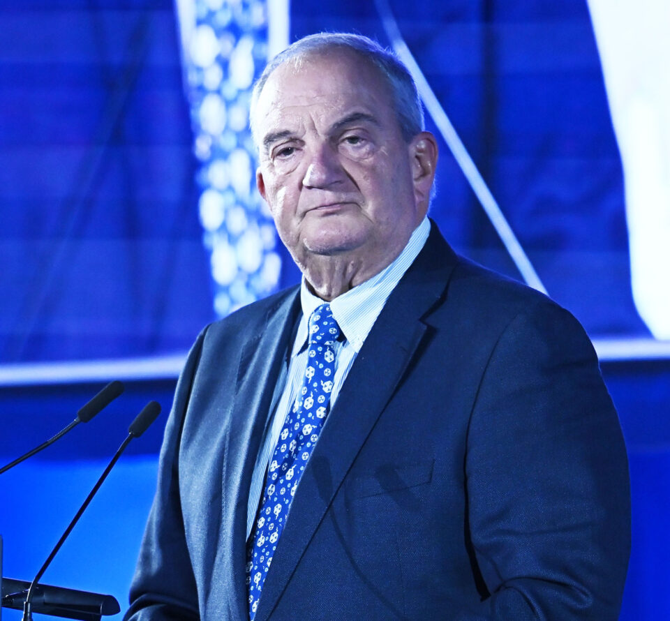 Θεωρείο: Δύσκολη εξίσωση-1