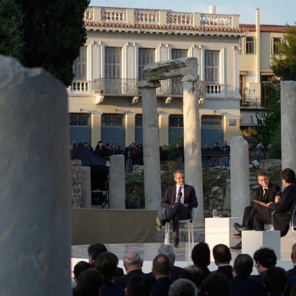 τα-μηνύματα-του-μακρόν-από-την-αθήνα-564193666