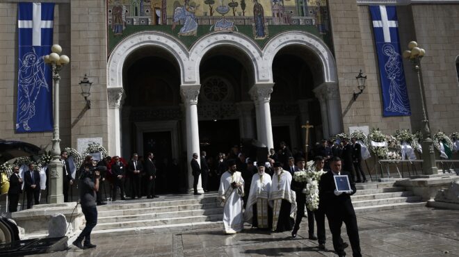 αποχαιρετισμός-στη-μαρινέλλα-συγκίν-564153301