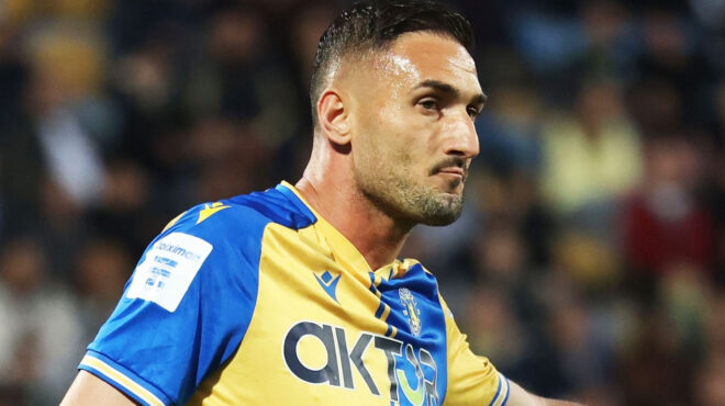 ανατροπή-θρίλερ-στην-ουρά-πήρε-κε-564189454