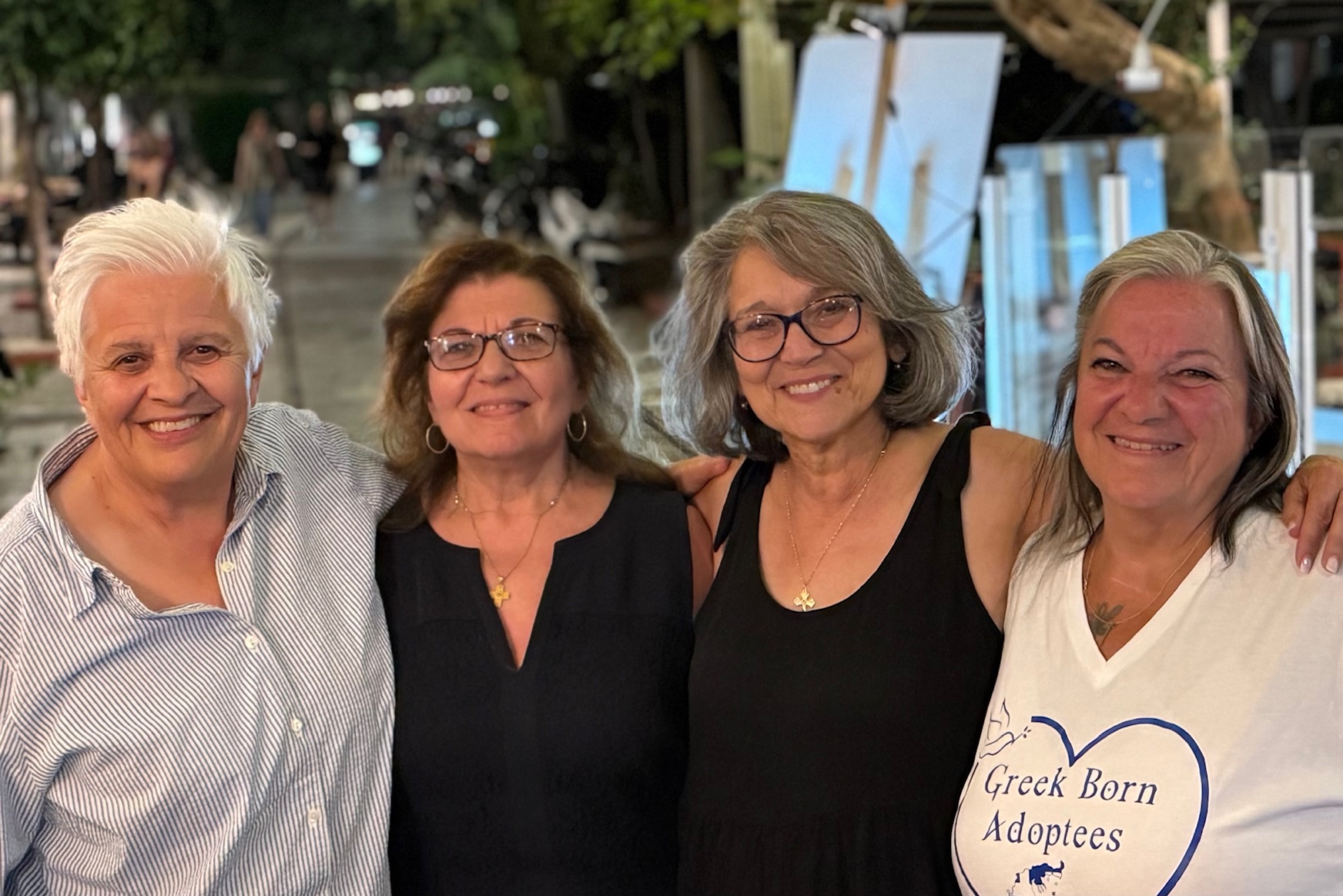 Η Ελλάδα αγκαλιάζει τα «χαμένα παιδιά» της-1