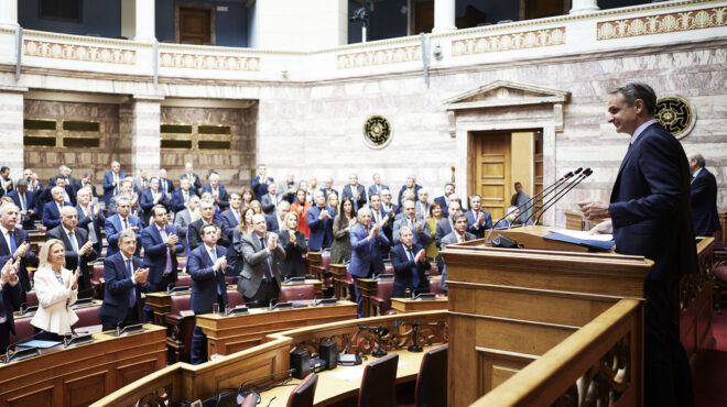 κυβέρνηση-ανάσες-αλλά-και-στοιχήματα-564191287