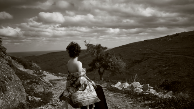 τρεις-φωτογράφοι-αιχμαλωτίζουν-τη-564190906