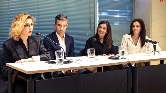 ενα-βιβλίο-που-μας-βοηθάει-να-δούμε-τη-ζ-564192799