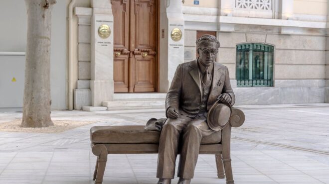 επέστρεφε-ο-καβάφης-ξαναγυρίζει-στ-564201241