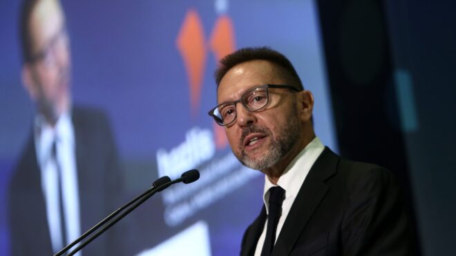 αγκάθι-η-χαμηλή-παραγωγικότητα-564163993