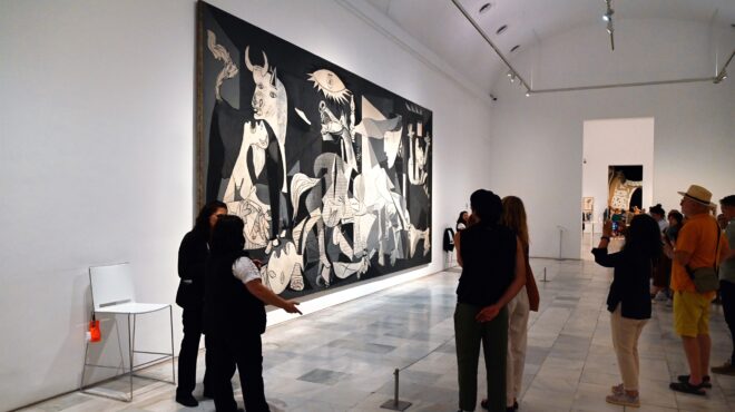η-γκερνίκα-του-πικάσο-ανάβει-πολιτι-564155518