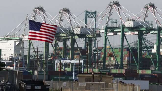 βροχή-αγωγών-για-επιστροφές-χρημάτων-564153802