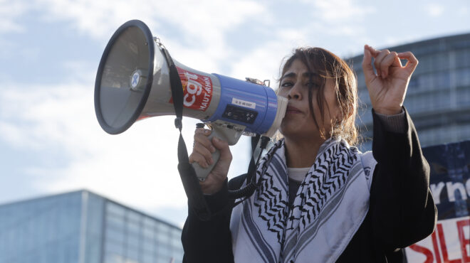 γαλλία-η-ευρωβουλευτής-ρίμα-χασάν-κατ-564158230