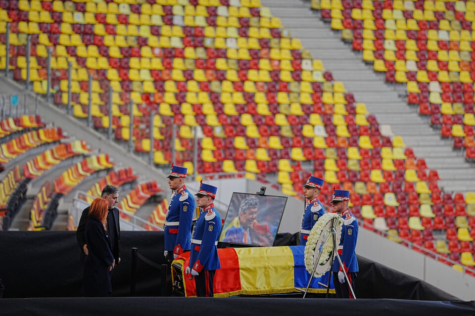 Ρουμανία: Το γήπεδο της Ντιναμό Βουκουρεστίου θα πάρει το όνομα του Μιρτσέα Λουτσέσκου-1