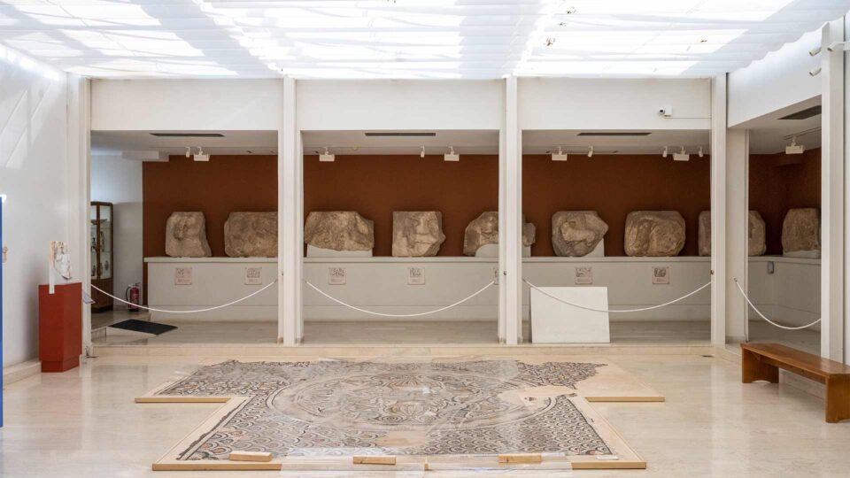 Λαυρεωτική: Ενα ανοιχτό μουσείο δίπλα στη θάλασσα-12