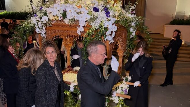 ο-tομ-χανκς-μετέφερε-τον-επιτάφιο-σε-εκκ-564173707