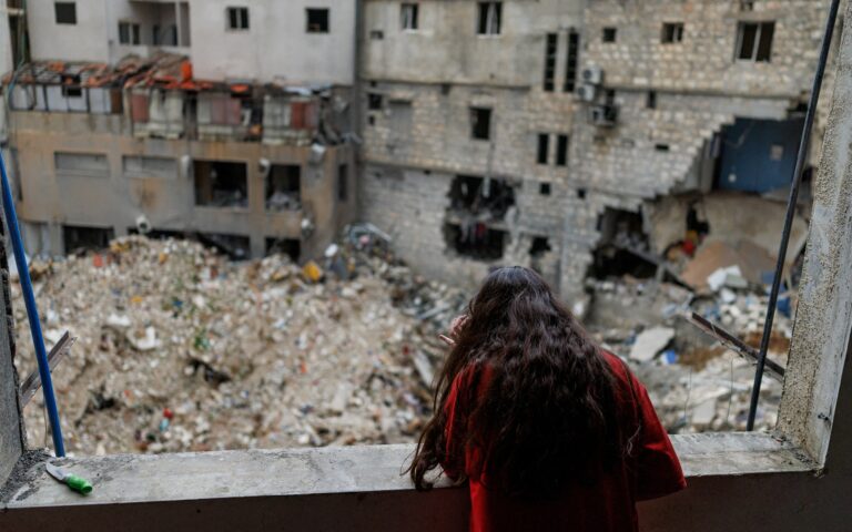 live-στα-στενά-του-ορμούζ-και-στον-λίβανο-σ-564182662