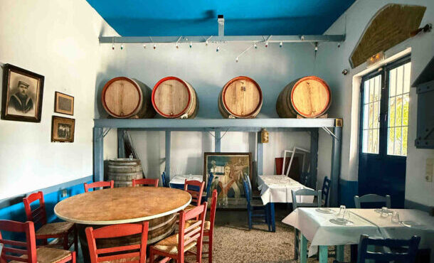 σημείωμα-δευτέρας-στις-παλιές-ταβέρν-564195991