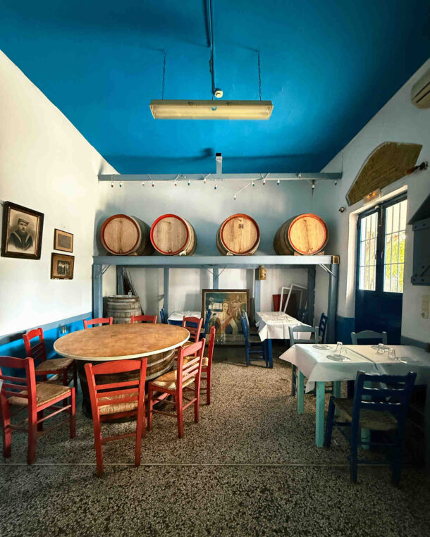 σημείωμα-δευτέρας-στις-παλιές-ταβέρν-564195991