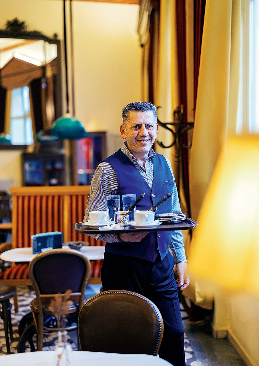 Ενα πρωί στο Μεγάλο Καφενείο της Τρίπολης-1