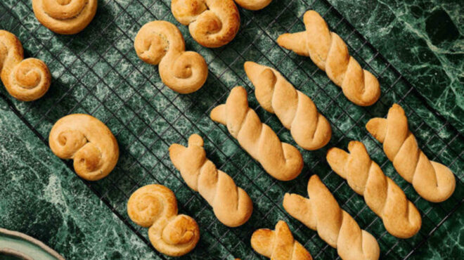 τέτοιες-μέρες-όλη-η-ελλάδα-ζυμώνει-12-πα-564164197