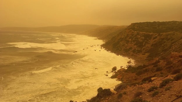 Αφρικανική σκόνη «πνίγει» την Κρήτη – Σοβαρά προβλήματα στο αεροδρόμιο Ηρακλείου-5