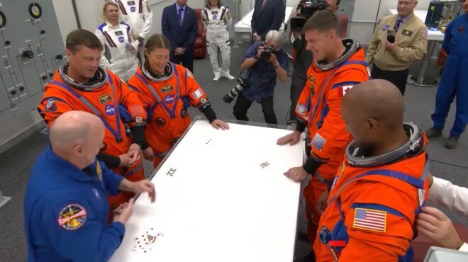 artemis-ii-στο-φεγγάρι-με-τσάπελ-ρόουν-και-τρ-564164827