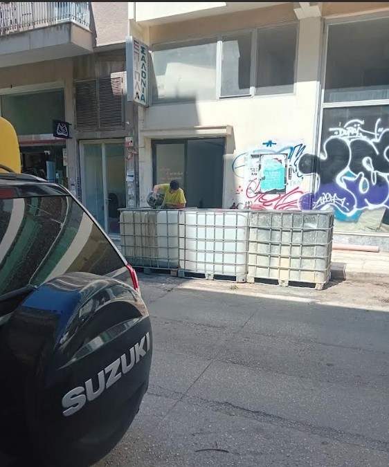 Κυψέλη: Νέα διαρροή λάσπης σε υπόγειο κατοικίας (εικόνες)-3