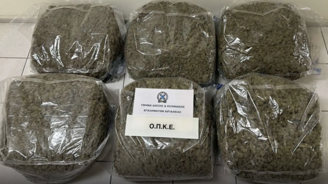 αίγιο-συνελήφθη-για-φορτίο-μαμούθ-κ-564196192