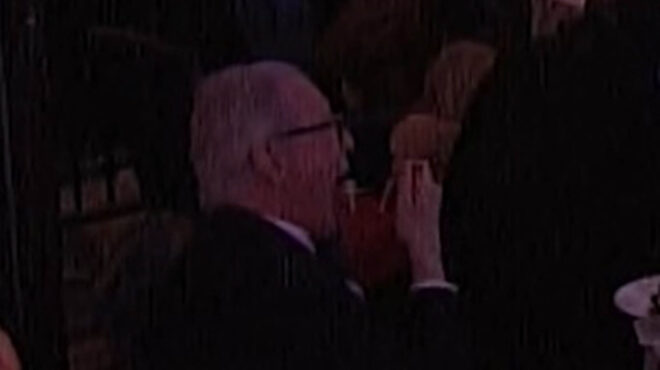 δεν-θα-ακουμπούσα-το-σμόκιν-μου-στο-βρ-564196942