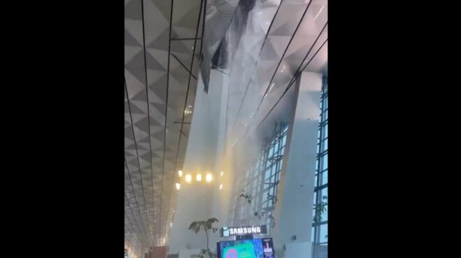 ινδονησία-κατάρρευση-οροφής-αεροδρο-564164275