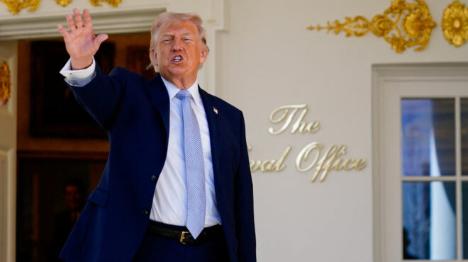 wsj-ο-τραμπ-υποσχέθηκε-χάρη-σε-όποιον-πλ-564172000