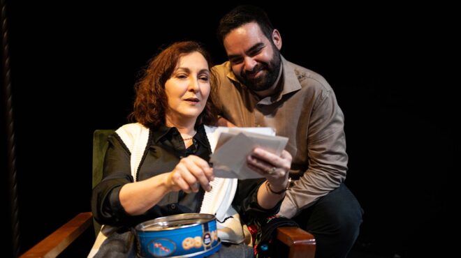 το-χελιδόνι-μια-παράσταση-που-φέρνε-564196126