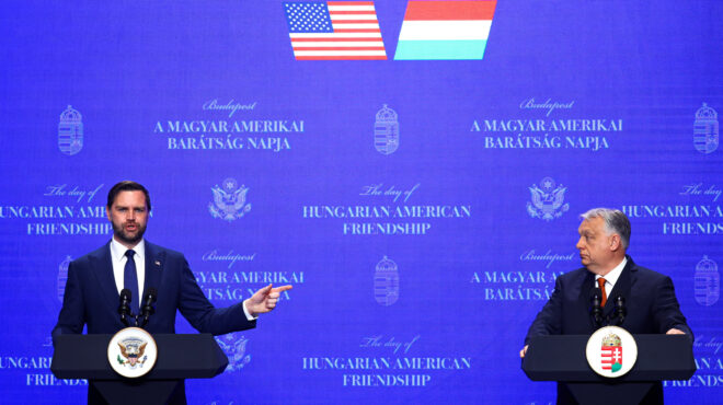 στην-ουγγαρία-ο-βανς-στηρίζει-ορμπαν-κ-564165100