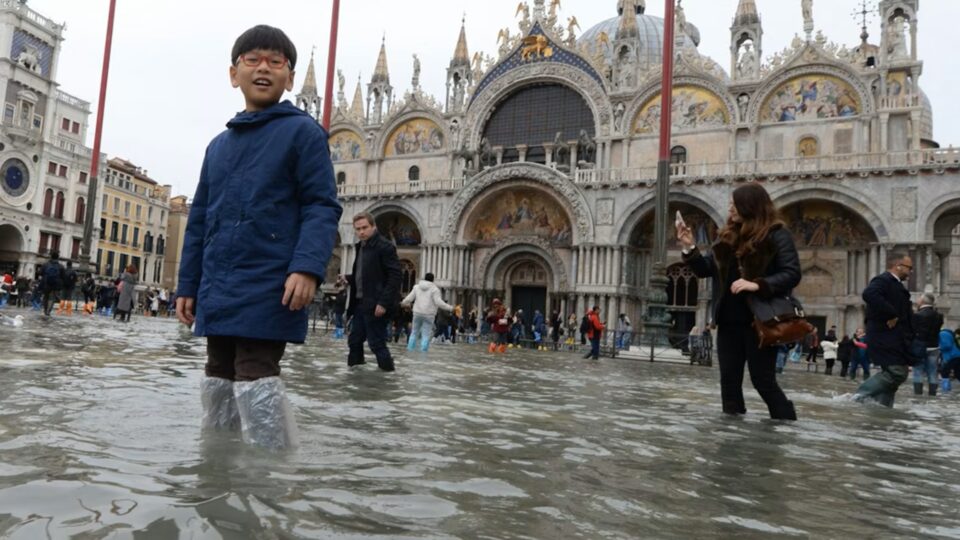 Η Βενετία βουλιάζει, και όχι μόνο από τουρίστες-2
