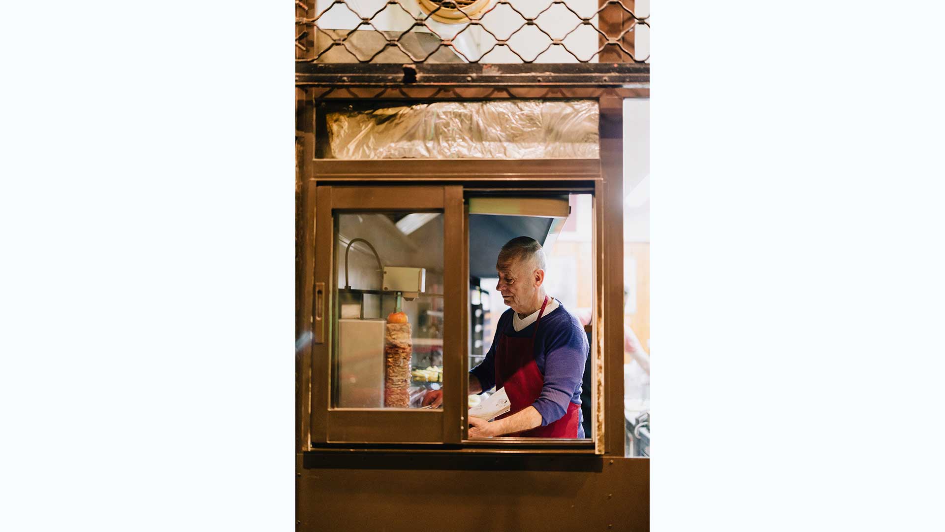 για-χειροποίητο-γύρο-και-παϊδάκια-στα-564192151