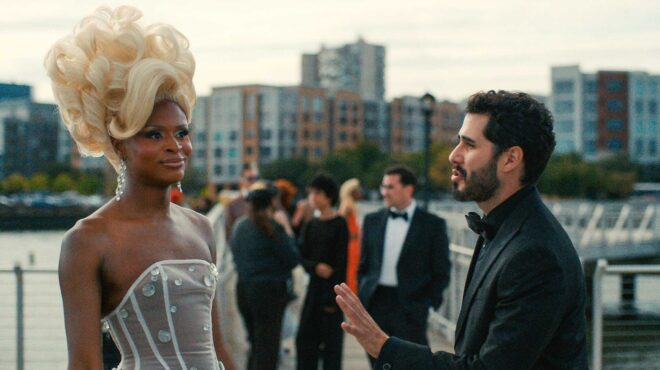 μια-μαύρη-κωμωδία-για-όλες-τις-δυσλειτ-564190204