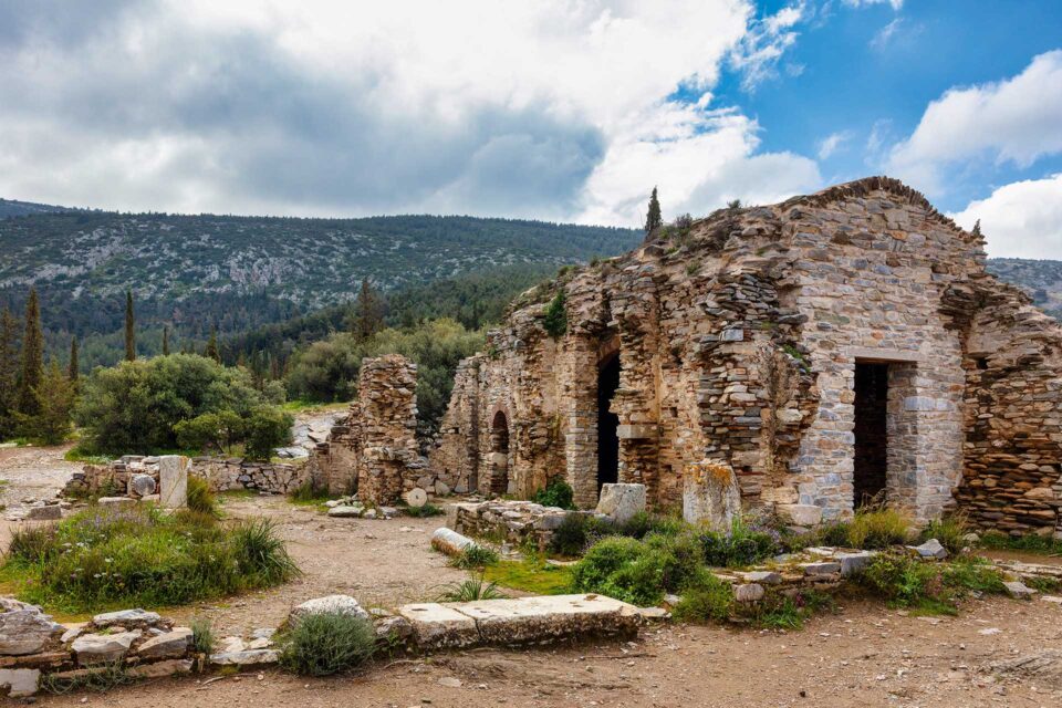 Περπατώντας στο μικρό «Άγιον Ορος» της Αττικής-5