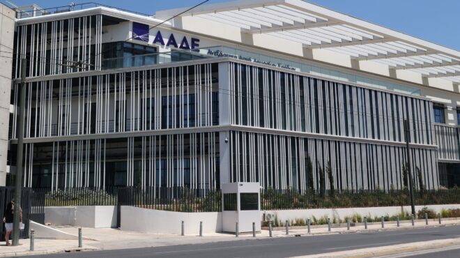 η-φοροδιαφυγή-επιμένει-ενώ-η-αα∆ε-σφί-564187012