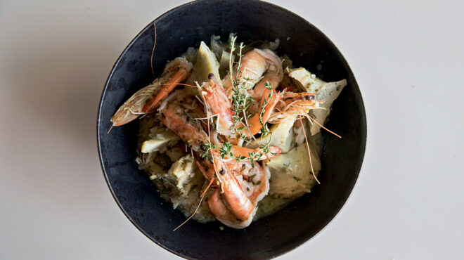 αγκινάρες-μαγειρευτές-με-γαρίδες-564197893