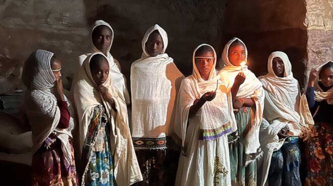 κάνοντας-πάσχα-στις-ορθόδοξες-εκκλησ-564173107