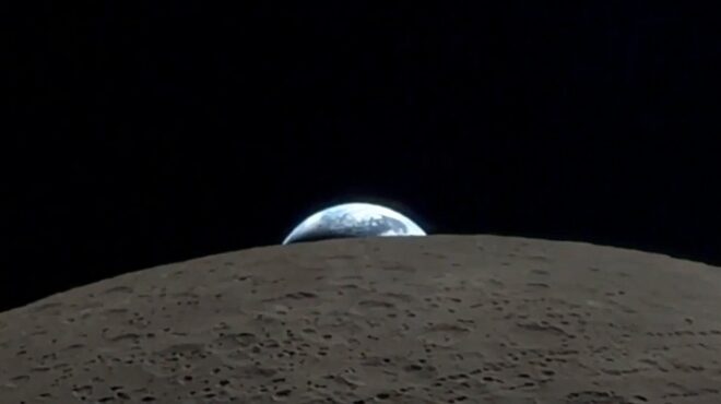 η-γη-κρύβεται-πίσω-από-τη-σελήνη-μοναδι-564183415