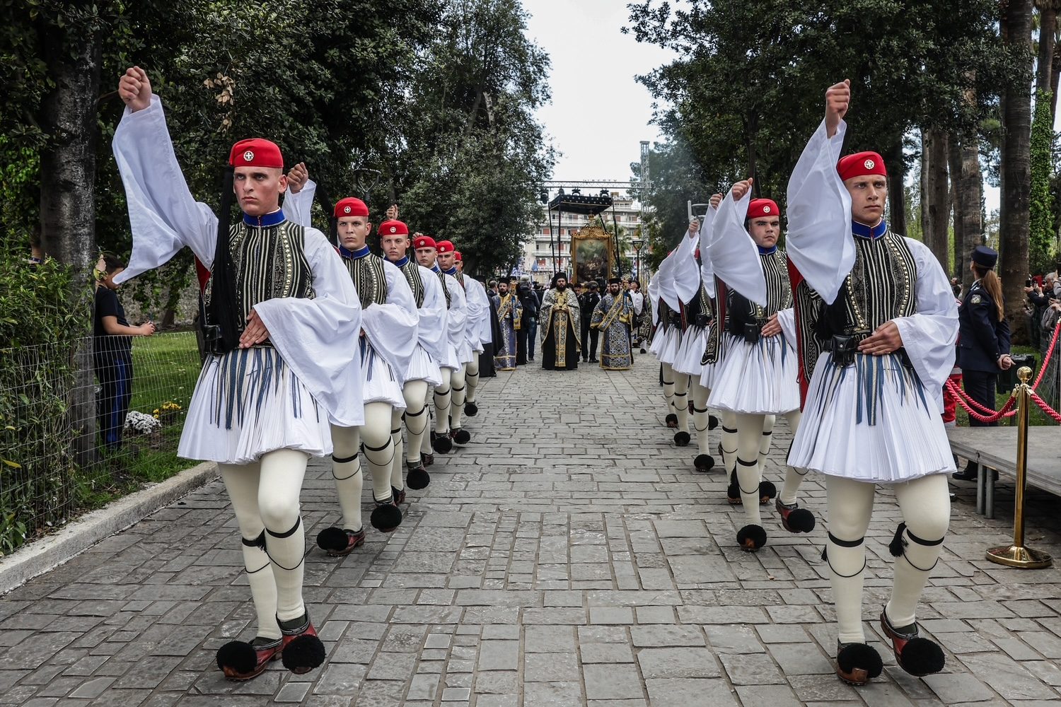 Πάνδημος ο επετειακός εορτασμός στο Μεσολόγγι. Μια «Εξοδος στο Φως»-2