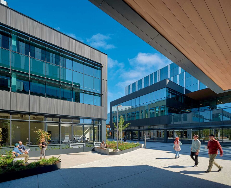 Στα κεντρικά γραφεία της Microsoft, εκεί που χτίζεται το μέλλον-5