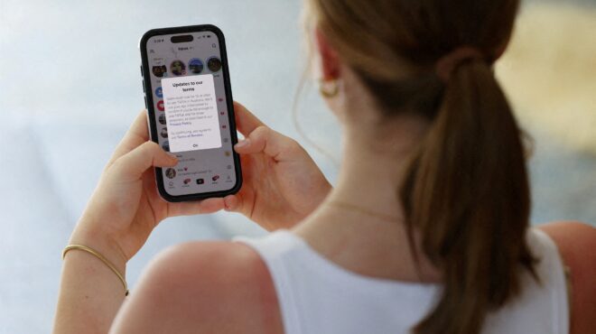 τους-διχάζει-ο-διακόπτης-στα-σόσιαλ-564181324